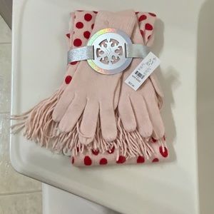 NEW YORK & COMPANY SCARFE SETS